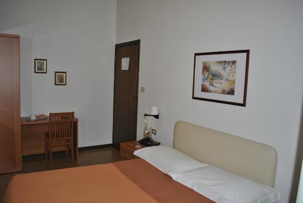 Albergo "Da Mario" Pianoro Bilik gambar